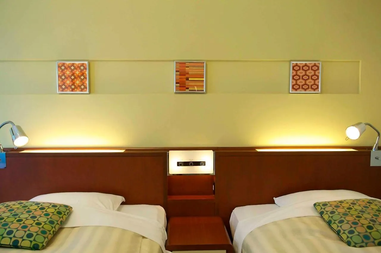 Tokyo Bay Maihama Hotel First Resort Urayasu 4*,